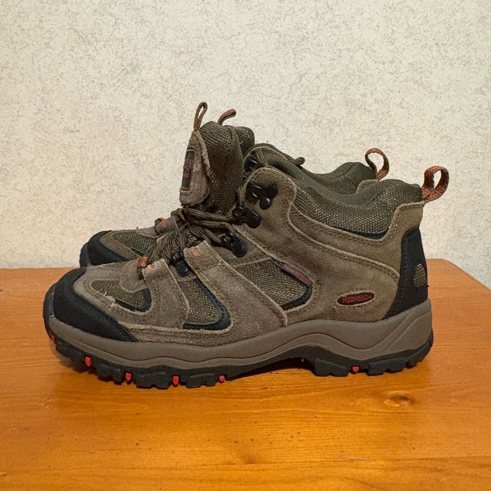 RedHead Women's Athletic Shoes - Brown and Black